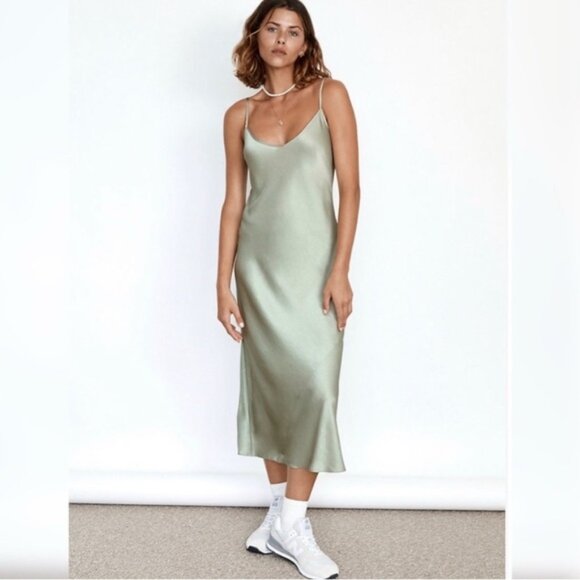 Aritzia Dresses & Skirts - NWT ❤️ Aritzia Goddess Satin maxi dress